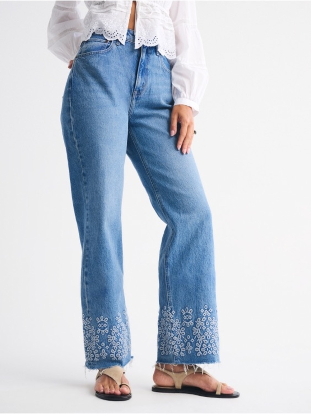 Abercrombie & Fitch • High Rise 90s Relaxed Cutwork Embroidered Jean
